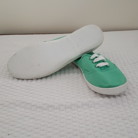 *Last Chance* NWT H&M Mint green sneakers - Picture 2 of 2